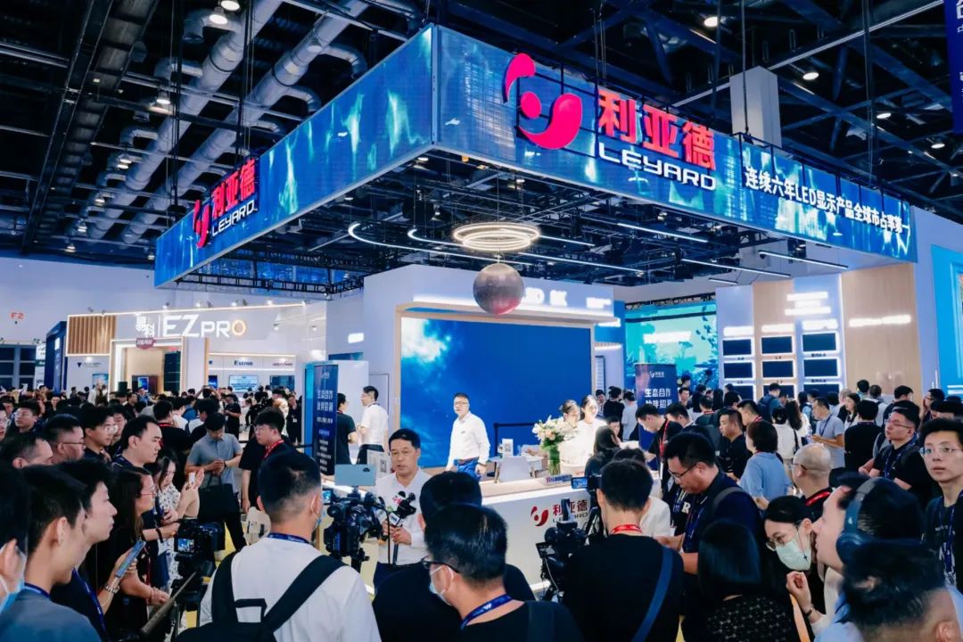 “AI+智能显示”引领未来 bg大游新品InfoComm展大放异彩