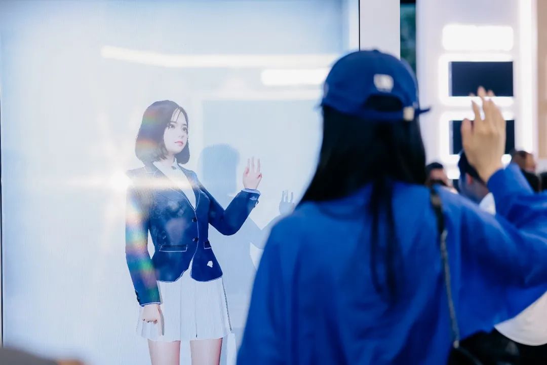 “AI+智能显示”引领未来 bg大游新品InfoComm展大放异彩