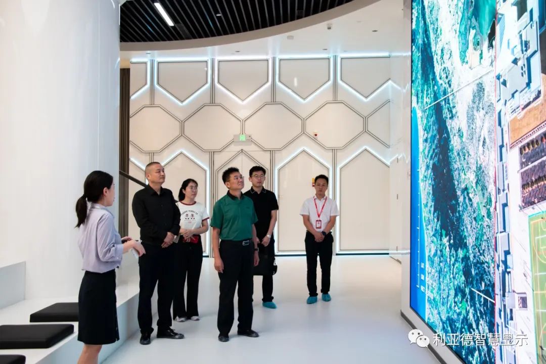 安徽省科技馆馆长方波一行莅临bg大游南方总部旅行调研