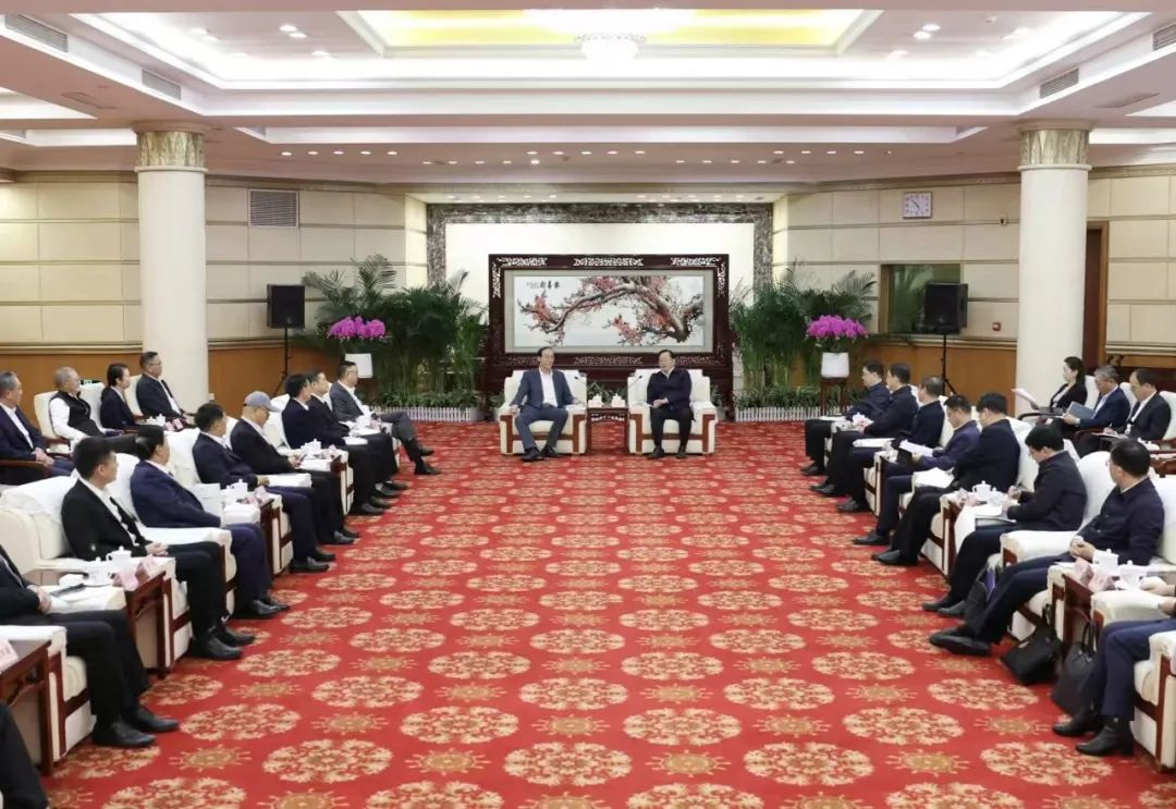 bg大游董事长李军受邀出席华中科技大学第十六届企业家论坛，，，，并发演出讲